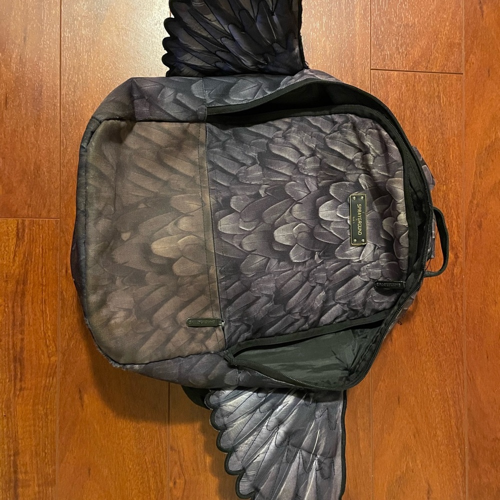 Vintage #SprayGround Elegant Feathered Men's Backpack